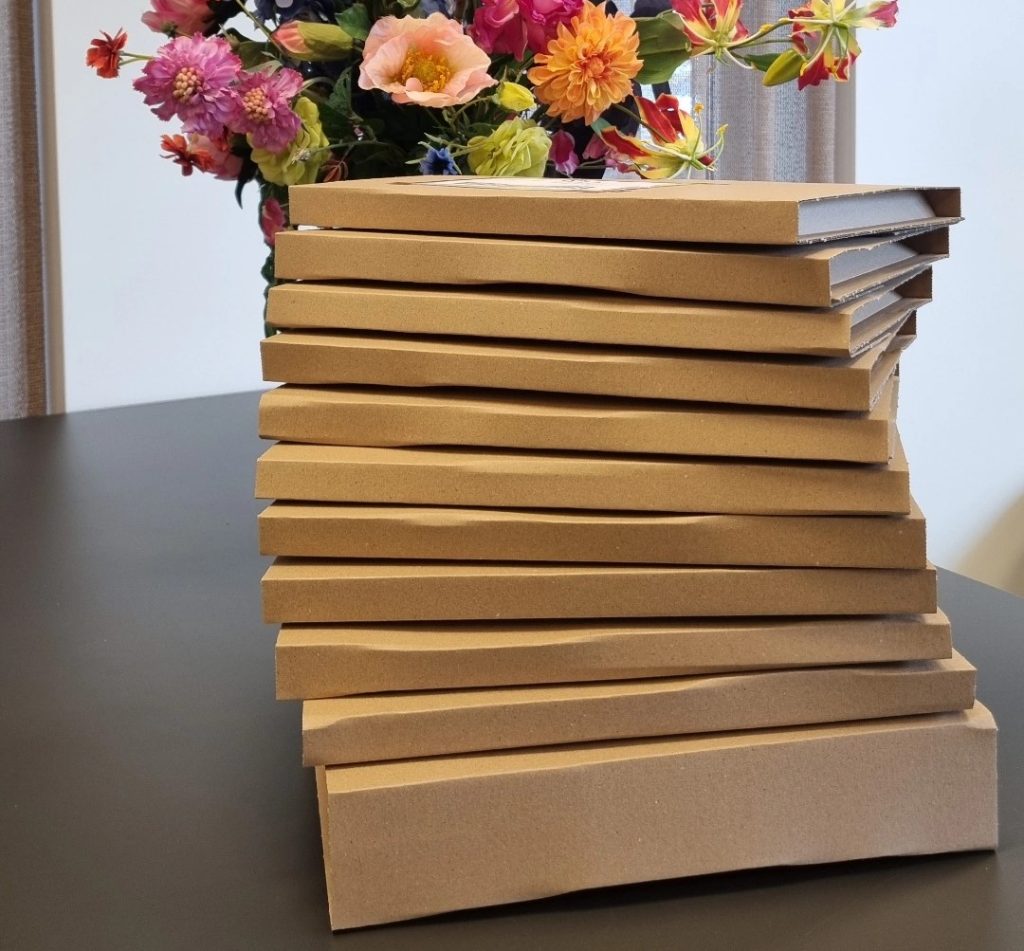 Het nieuwe blauwe boek: ze vliegen de deur uit!